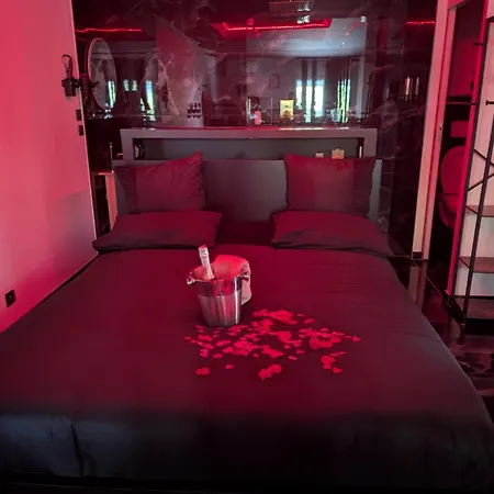 Romantique Room,salon Massage,mirroir,croix,parking * Grenoble