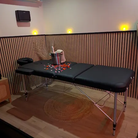 Romantique Room,salon Massage,mirroir,croix,parking Grenoble