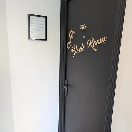 Romantique Room,salon Massage,mirroir,croix,parking