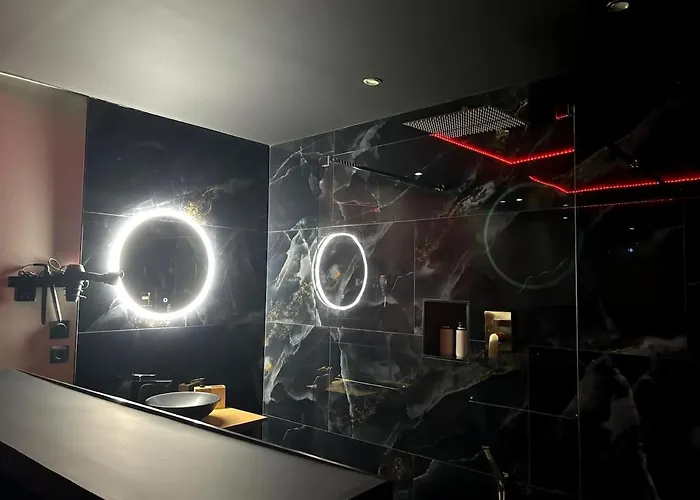 アパート Romantique Room,balneo,mirroir,parking *